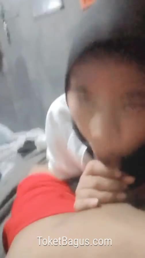 Kakak Jilbab Sepongin Kontol Adik Crot Dimulut.mp4